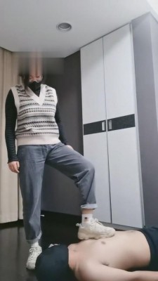 图片[2]_【软熊】脏运动鞋-舔脚-钻胯羞辱小奶狗 bf5284_HD绳艺资源