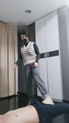 图片[3]_【软熊】脏运动鞋-舔脚-钻胯羞辱小奶狗 bf5284_HD绳艺资源