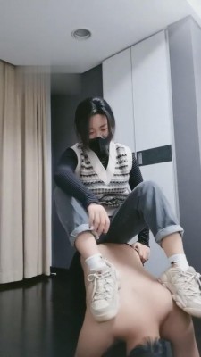 图片[4]_【软熊】脏运动鞋-舔脚-钻胯羞辱小奶狗 bf5284_HD绳艺资源