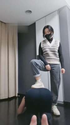 图片[5]_【软熊】脏运动鞋-舔脚-钻胯羞辱小奶狗 bf5284_HD绳艺资源