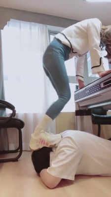 图片[4]_【虞姬】车模运动鞋臭白袜暴虐贱畜 bf5273_HD绳艺资源