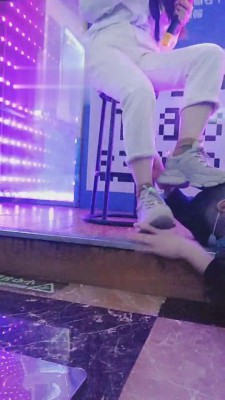 图片[4]_【00小主十言】KTV素人脏小白鞋踩踏碾压 bf5150_HD绳艺资源