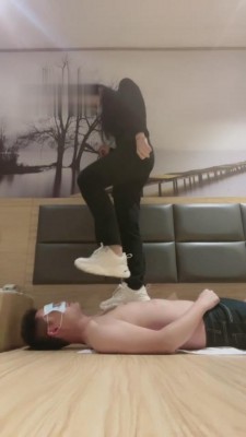 图片[3]_【娇娇公主】小白鞋高跟鞋踩踏碾压 bf5196_HD绳艺资源