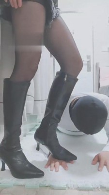 图片[3]_【夏琳】严厉虐待贱狗-脸都踩变形了 bf5187_HD绳艺资源