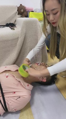 图片[7]_【二宝】前女友爆踩爆踹-艺术喂食圣水+呕吐物【无水印高清版】 bf5253_HD绳艺资源