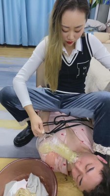 图片[10]_【二宝】前女友爆踩爆踹-艺术喂食圣水+呕吐物【无水印高清版】 bf5253_HD绳艺资源