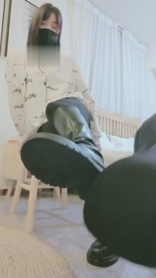 图片[2]_【妮蔻】靴子喂食/踹头/踩脸/耳光 bf5538_HD绳艺资源