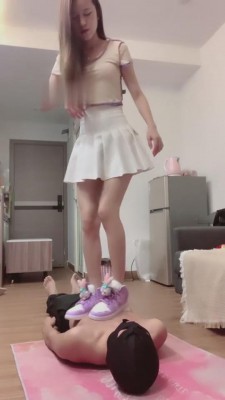 图片[4]_【漫漫S】双AJ小姐姐全体重踩踏发泄【双视角版】 bf5570_HD绳艺资源