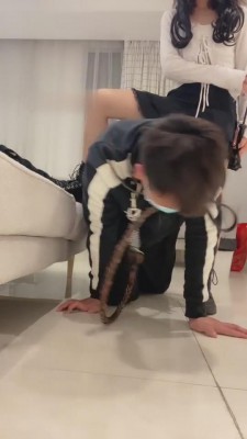 【雪莉】邻家女孩逛街后短靴原味棉袜羞辱 bf5518_HD绳艺资源