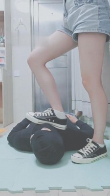 图片[4]_【灵竹】帆布鞋踩脖子-舔帆布鞋 bf5524_HD绳艺资源