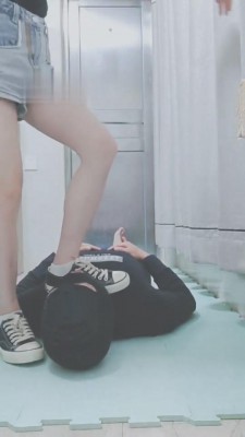 图片[7]_【灵竹】帆布鞋踩脖子-舔帆布鞋 bf5524_HD绳艺资源