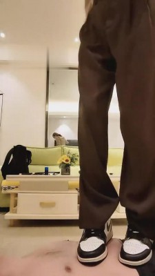 【泽安安】AJ鞋棉船袜高难度挑战踢裆 bf820_HD绳艺资源