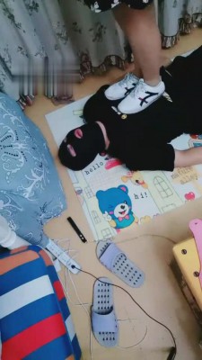 【天津冰冰女主】全程狂抽耳光1000个全体重踩 bf1063_HD绳艺资源