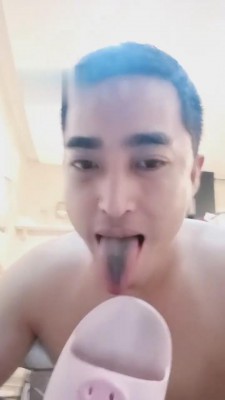 图片[2]_【刘二狗】狗就只配在餐桌下吃饭（无意识踩踏） bf1089_HD绳艺资源