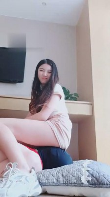 【梓晨】全体重踩踏/坐脸窒息至休克 bf1130_HD绳艺资源