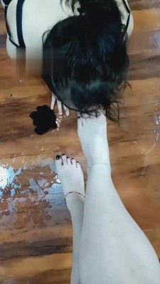 【梦幻大大】灌母狗喝洗脚洗袜水 bf1201_HD绳艺资源