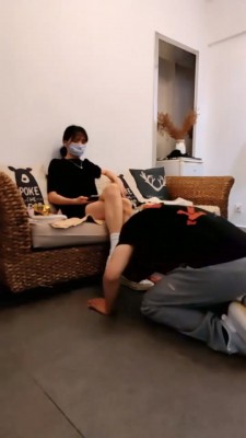 【高难度挑战美学】匡威帆布鞋狠毒全体重踩踏蹦跳深喉 bf1363_HD绳艺资源