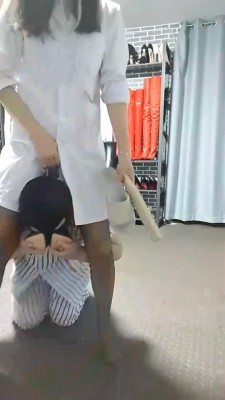 图片[5]_【冷大人】挑战偷闻鞋子的病人 bf1414_HD绳艺资源