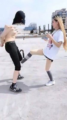 【傲柔】天台提档踩踏骑马狠踹 bf1446_HD绳艺资源