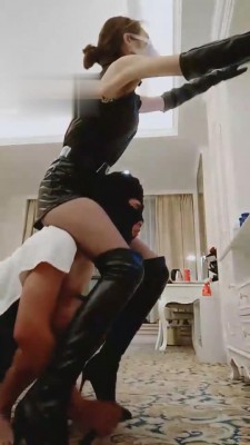 【多多】御姐长靴黑丝诱惑 bf1458_HD绳艺资源