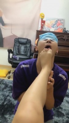 【涵涵】大学生S运动后的白棉袜羞辱【续集】 bf1483_HD绳艺资源