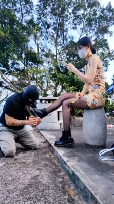 图片[2]_【高难度挑战美学】户外舔靴子踩踏 bf1632_HD绳艺资源