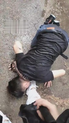 图片[2]_【悦主大人】雨中艺术训练-艺术舔鞋底泥/踹头踩头【完整版】 bf1620_HD绳艺资源