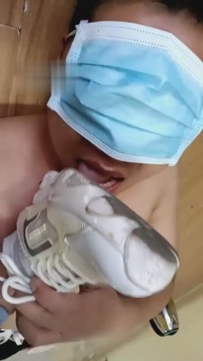 【莉娜】羞辱公狗吃圣水泡面 bf1627_HD绳艺资源