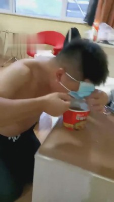 图片[2]_【莉娜】羞辱公狗吃圣水泡面 bf1627_HD绳艺资源