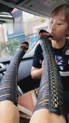 图片[3]_【歌迪丝】路边小三母狗清理鞋底 bf1851_HD绳艺资源