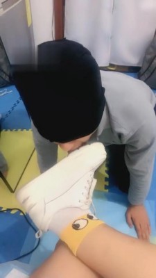 图片[2]_【大连雪主】白鞋白棉袜踩踏喂食 bf1877_HD绳艺资源