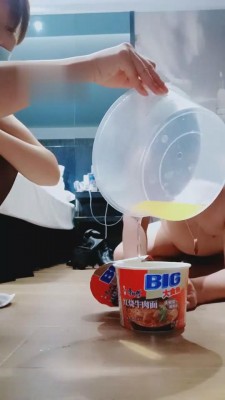 图片[7]_【艾丽莎】圣水泡面赏赐-坐脸-钻胯 bf1961_HD绳艺资源