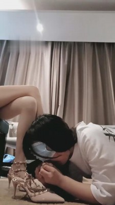 图片[4]_【00小主十言】开发素人学妹小母狗-疯狂闻鞋 bf1921_HD绳艺资源