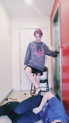 图片[6]_【丝洛】精神小妹踢裆踩踏 bf2031_HD绳艺资源