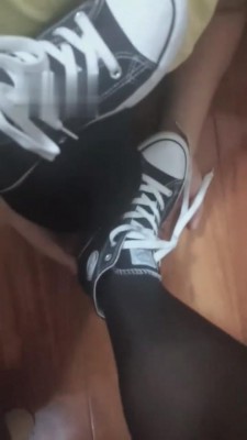 图片[3]_【黑丝sama】高帮帆布鞋踩踏踢打 bf2007_HD绳艺资源