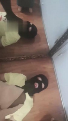 图片[5]_【黑丝sama】高帮帆布鞋踩踏踢打 bf2007_HD绳艺资源