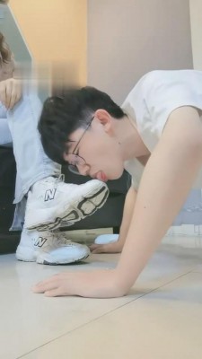 图片[2]_【岁岁殿下】让奶狗男朋友舔脏鞋 bf2062_HD绳艺资源