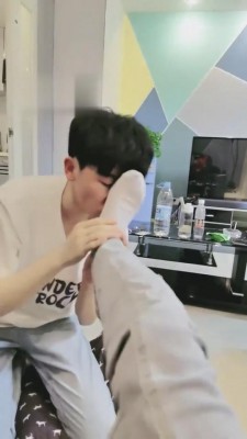 图片[4]_【岁岁殿下】让奶狗男朋友舔脏鞋 bf2062_HD绳艺资源