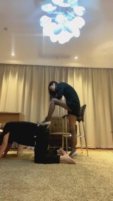 图片[3]_【乔皙】精神小妹长靴黑丝重度踢踹 bf2090_HD绳艺资源