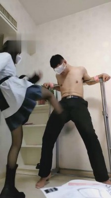 图片[2]_【丫丫啊】靴子黑丝重度踢踹 bf2048_HD绳艺资源