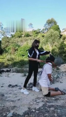 【莫妮卡】户外重度踢踹狠虐 bf2050_HD绳艺资源