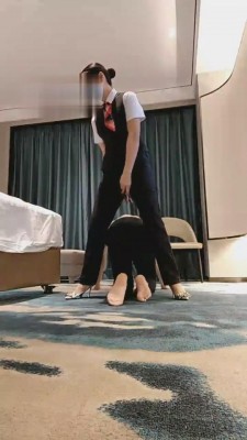 【芒果】喜欢闻臭丝袜/坐脸的狗 bf2307_HD绳艺资源