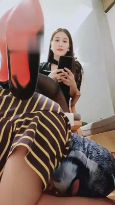 【大雪】车模黑丝脚诱惑 bf2311_HD绳艺资源