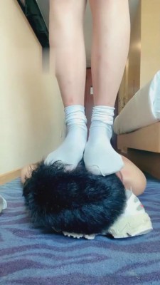 图片[3]_【怡怡子】高难度挑战踢裆踩踏耳光全体重踩 bf2342_HD绳艺资源