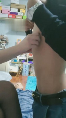 【七月】弟弟偷闻姐姐丝袜被抓到 bf2401_HD绳艺资源