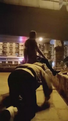 【刘二狗】户外舔路人脏靴子-高难度挑战虐待【完整版】 bf2459_HD绳艺资源