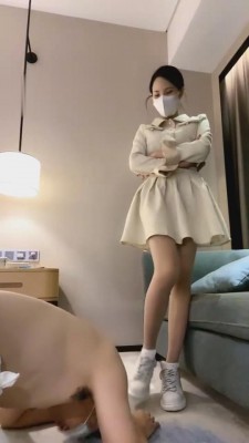 【弯弯小阿姨】小白鞋原味臭丝袜羞辱 bf2519_HD绳艺资源