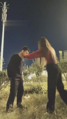 【猫神大人】精神小妹户外虐路人 bf2571_HD绳艺资源