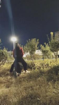 图片[6]_【猫神大人】精神小妹户外虐路人 bf2571_HD绳艺资源