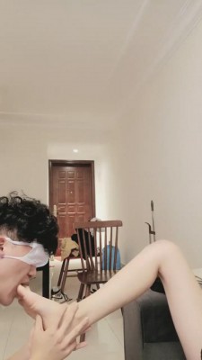 【元芷】奶狗裸足舔的好-奖励踩踏 bf2762_HD绳艺资源